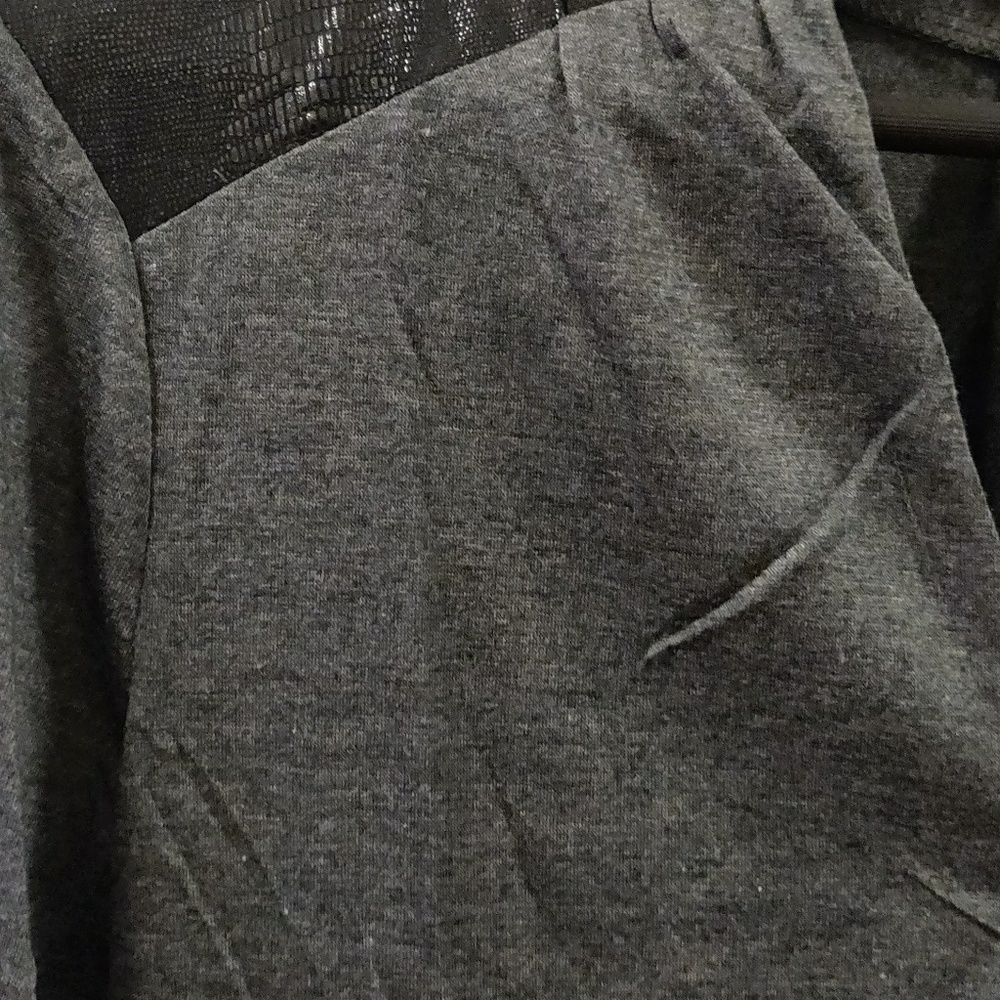 Gray Roly-poly top snake trim - Picture 4 of 6
